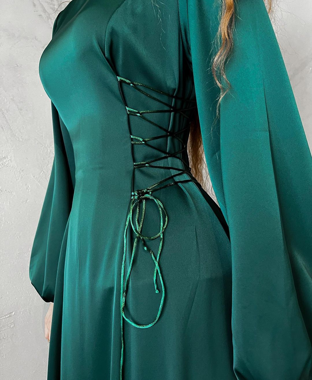 Carmela Gregori™ Elegáns hosszú ruha puha mandzsettával