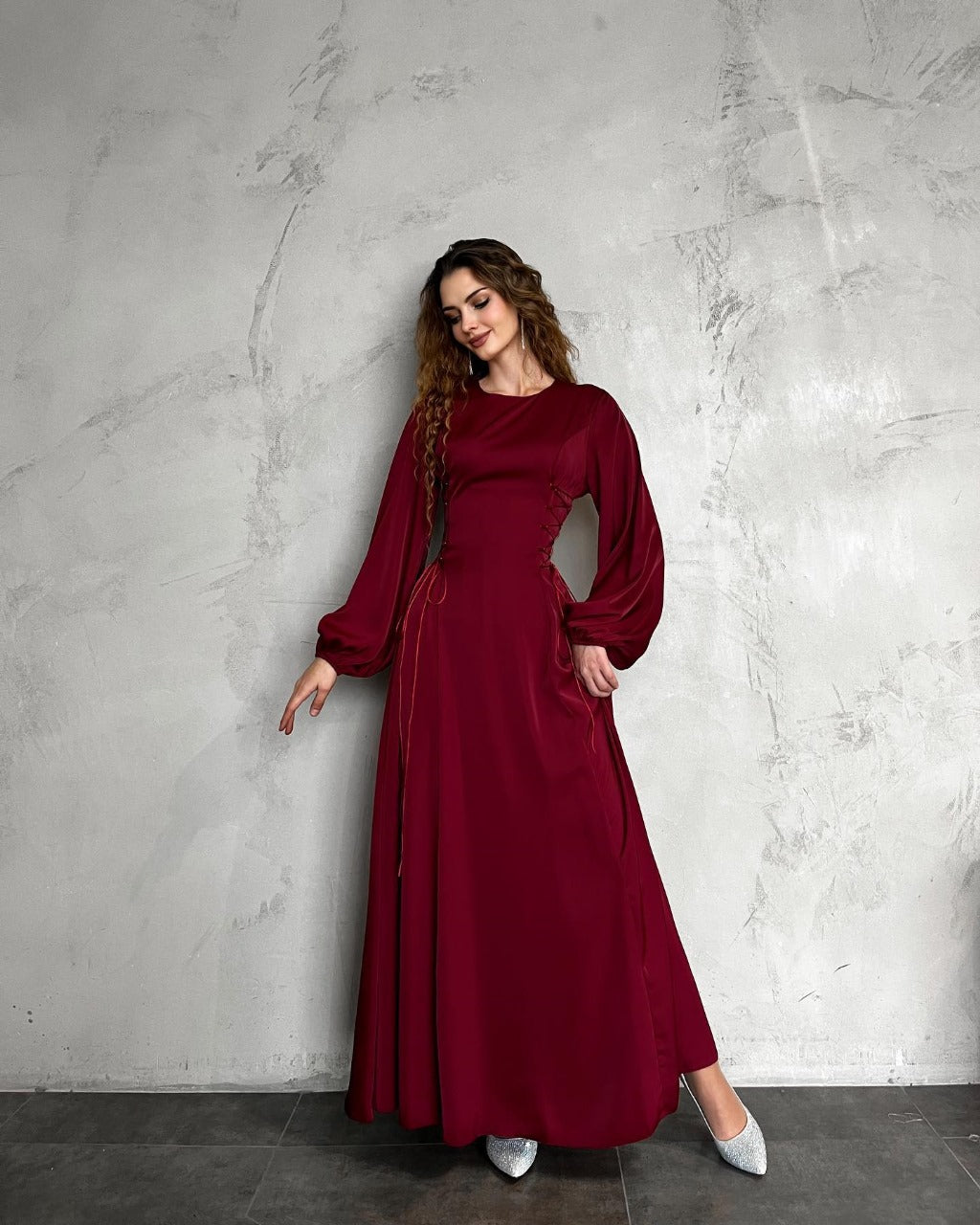 Carmela Gregori™ Elegáns hosszú ruha puha mandzsettával