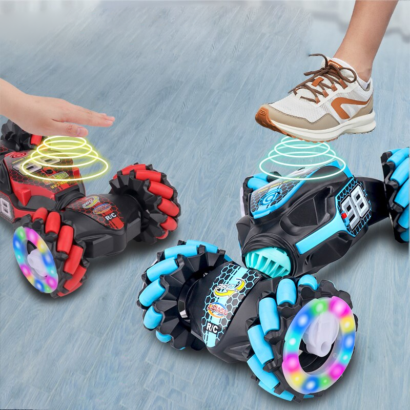 GestoRacer™ RC kaszkadőr autó gesztusérzékeléssel, fénnyel és zenével
