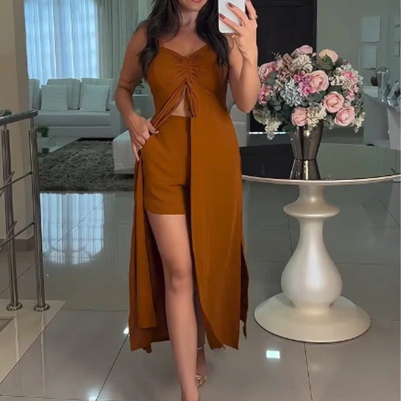 Savina Rosania™ V-nyakú, ujjatlan camisole hasított hosszú ruhával és rövidnadrággal, 2 részes készlet